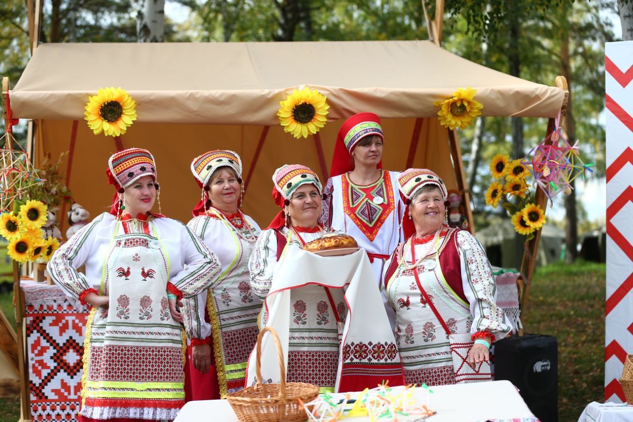 В Кузбассе прошёл фестиваль народных традиций «Кузбасский калейдоскоп  культур» — РИА 